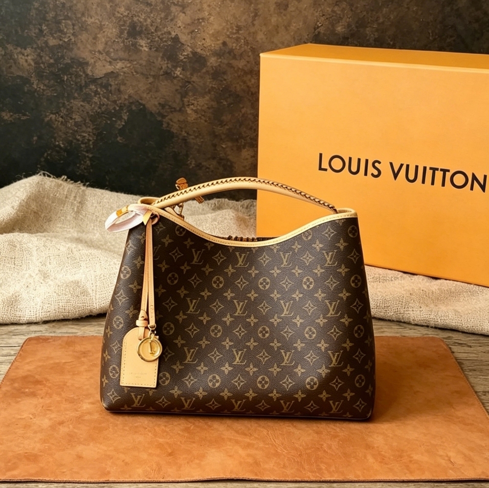 Louis Vuitton Artsy MM Monogram